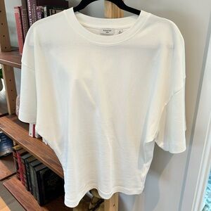 Aritzia Babaton White Oversized Boxy Tee – M – Never Worn
